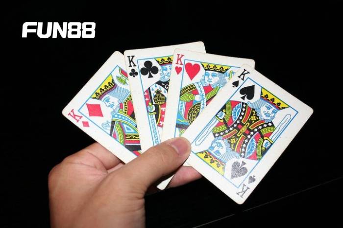 Phỏm là gì? Cách chơi từ A-Z cho người mới nhập môn 1 phỏm là gì?